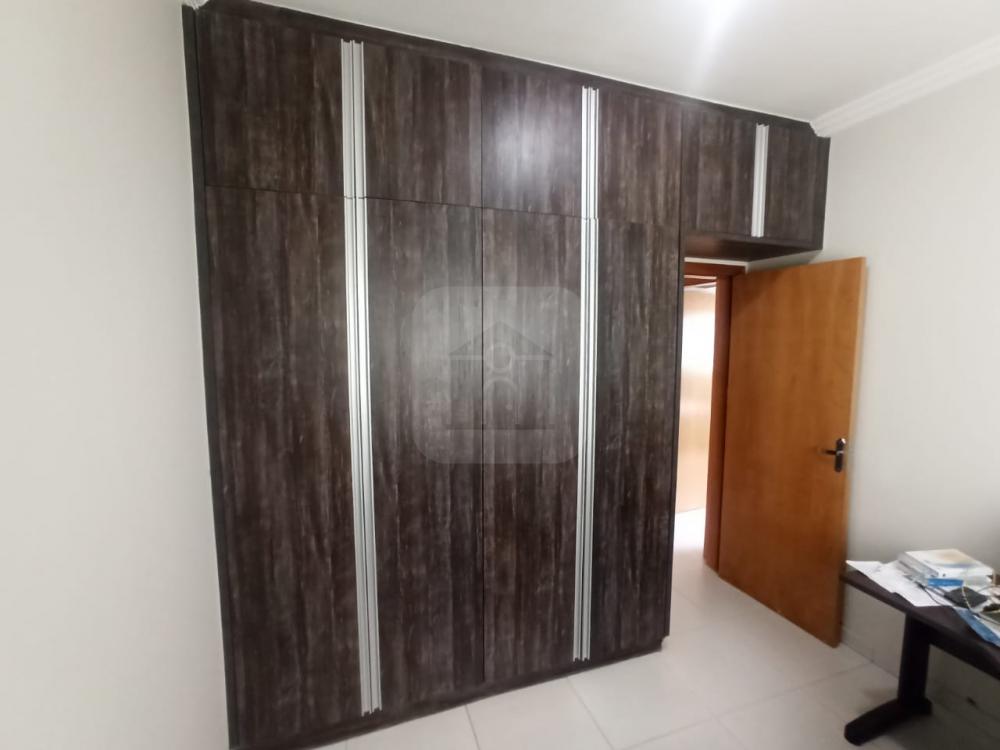 Alugar Casa / Padrão em Uberlândia R$ 3.900,00 - Foto 8