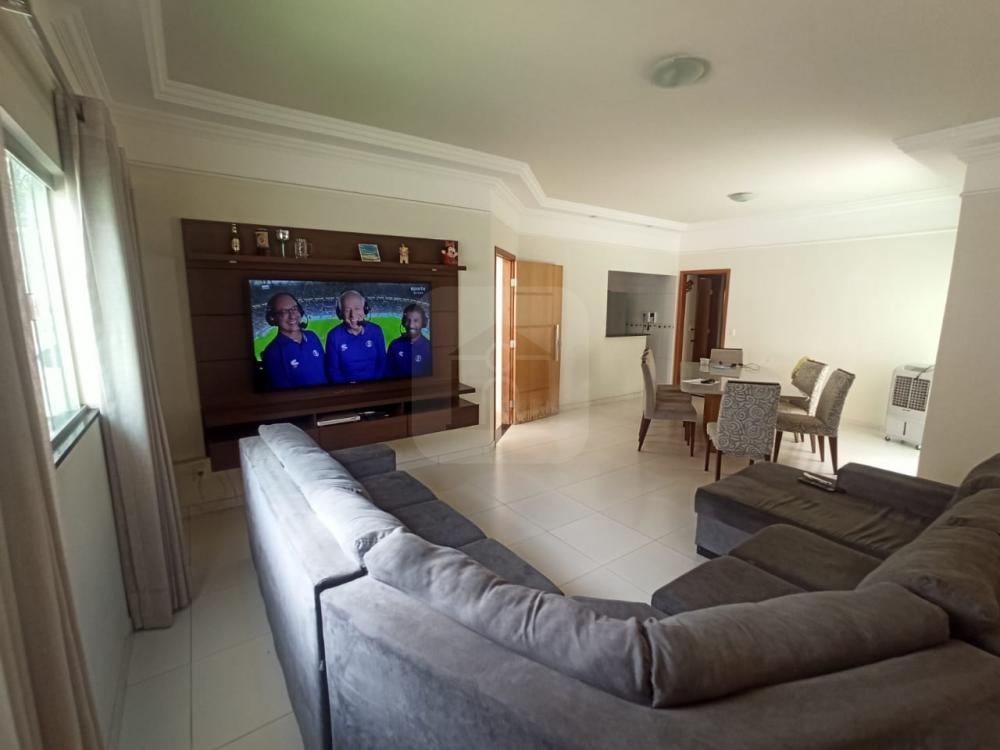 Alugar Casa / Padrão em Uberlândia R$ 3.900,00 - Foto 4