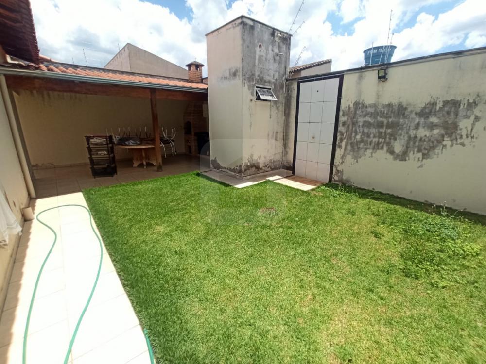 Alugar Casa / Padrão em Uberlândia R$ 3.900,00 - Foto 19