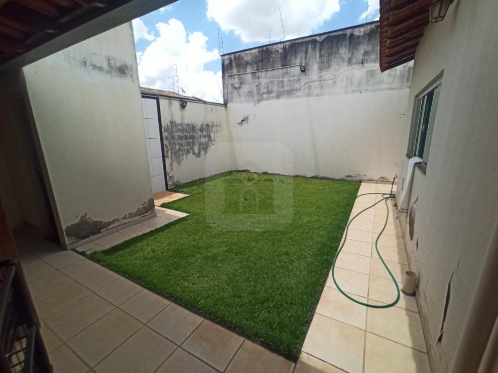 Alugar Casa / Padrão em Uberlândia R$ 3.900,00 - Foto 20