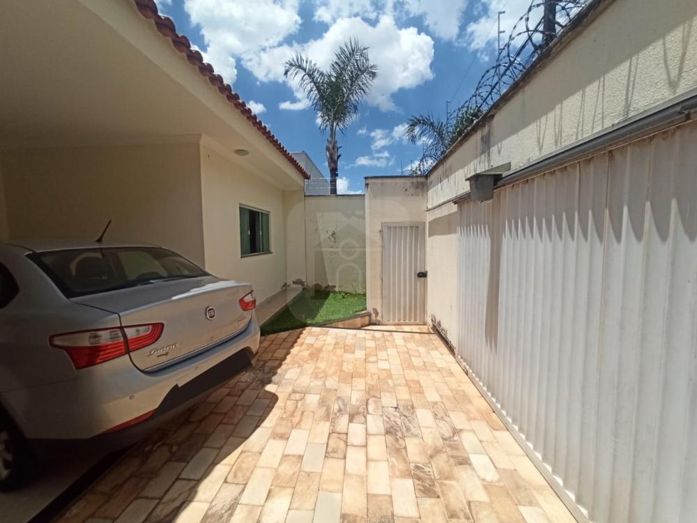 Alugar Casa / Padrão em Uberlândia R$ 3.900,00 - Foto 21