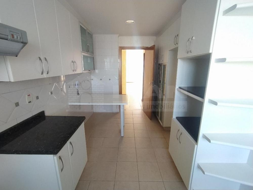 Alugar Apartamento / Padrão em Uberlândia R$ 3.000,00 - Foto 10