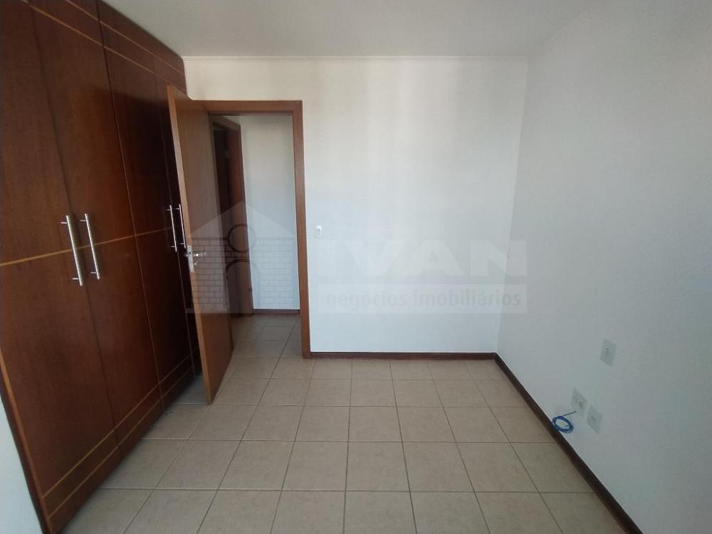 Alugar Apartamento / Padrão em Uberlândia R$ 3.000,00 - Foto 17