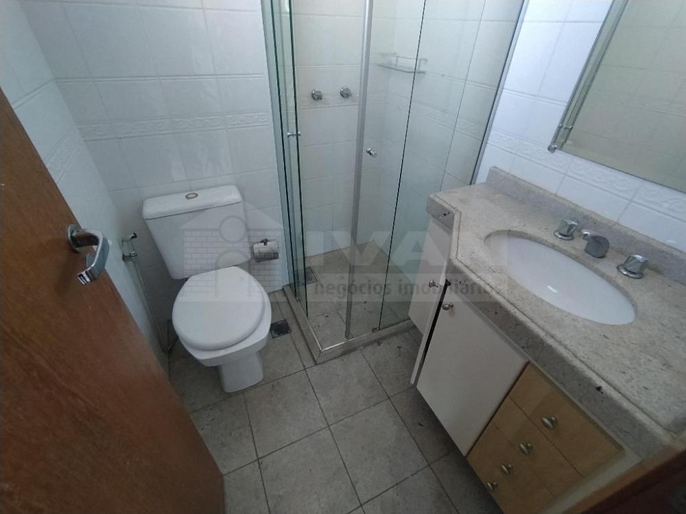 Alugar Apartamento / Padrão em Uberlândia R$ 3.000,00 - Foto 18