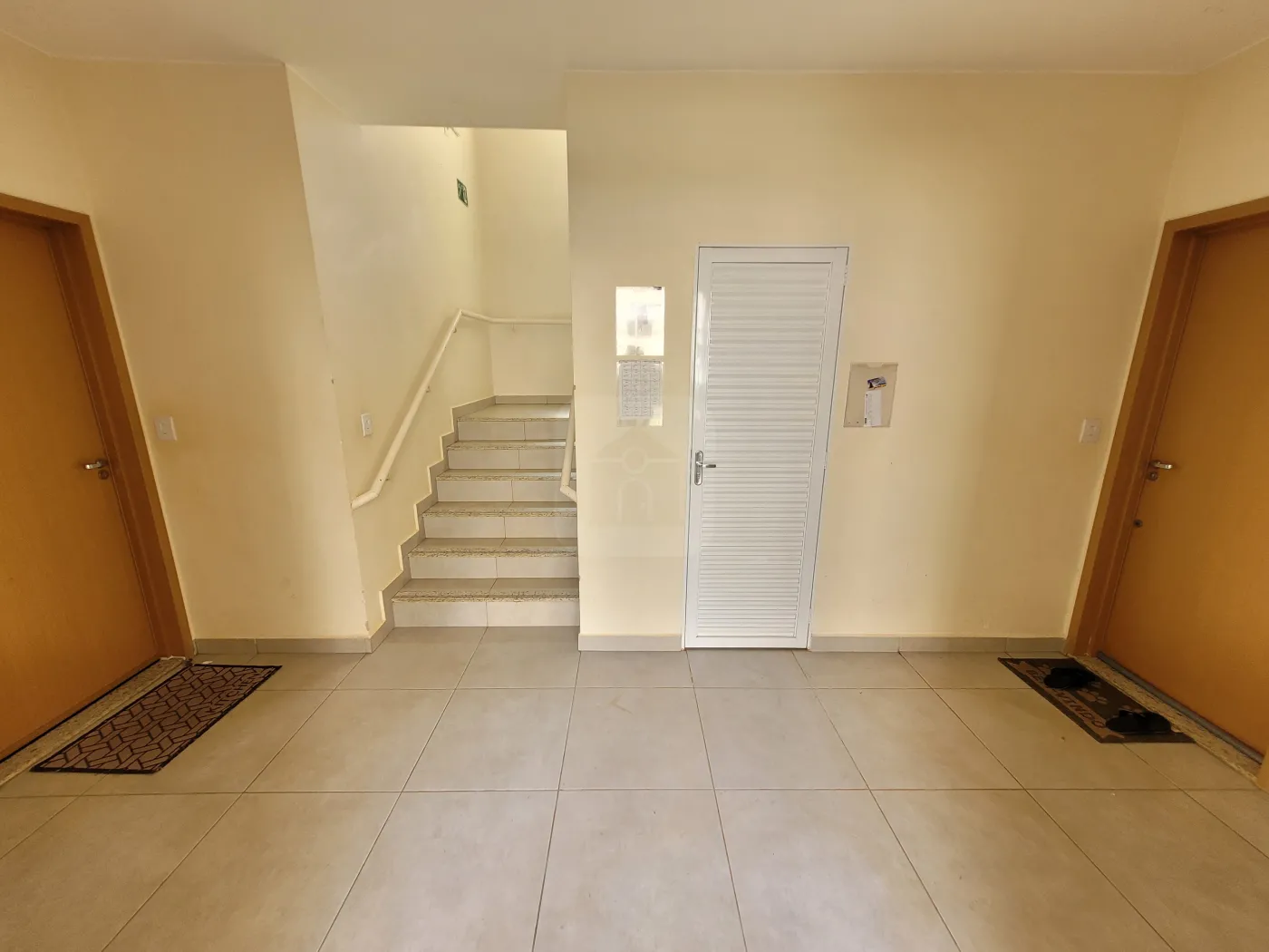 Alugar Apartamento / Padrão em Uberlândia R$ 2.200,00 - Foto 3