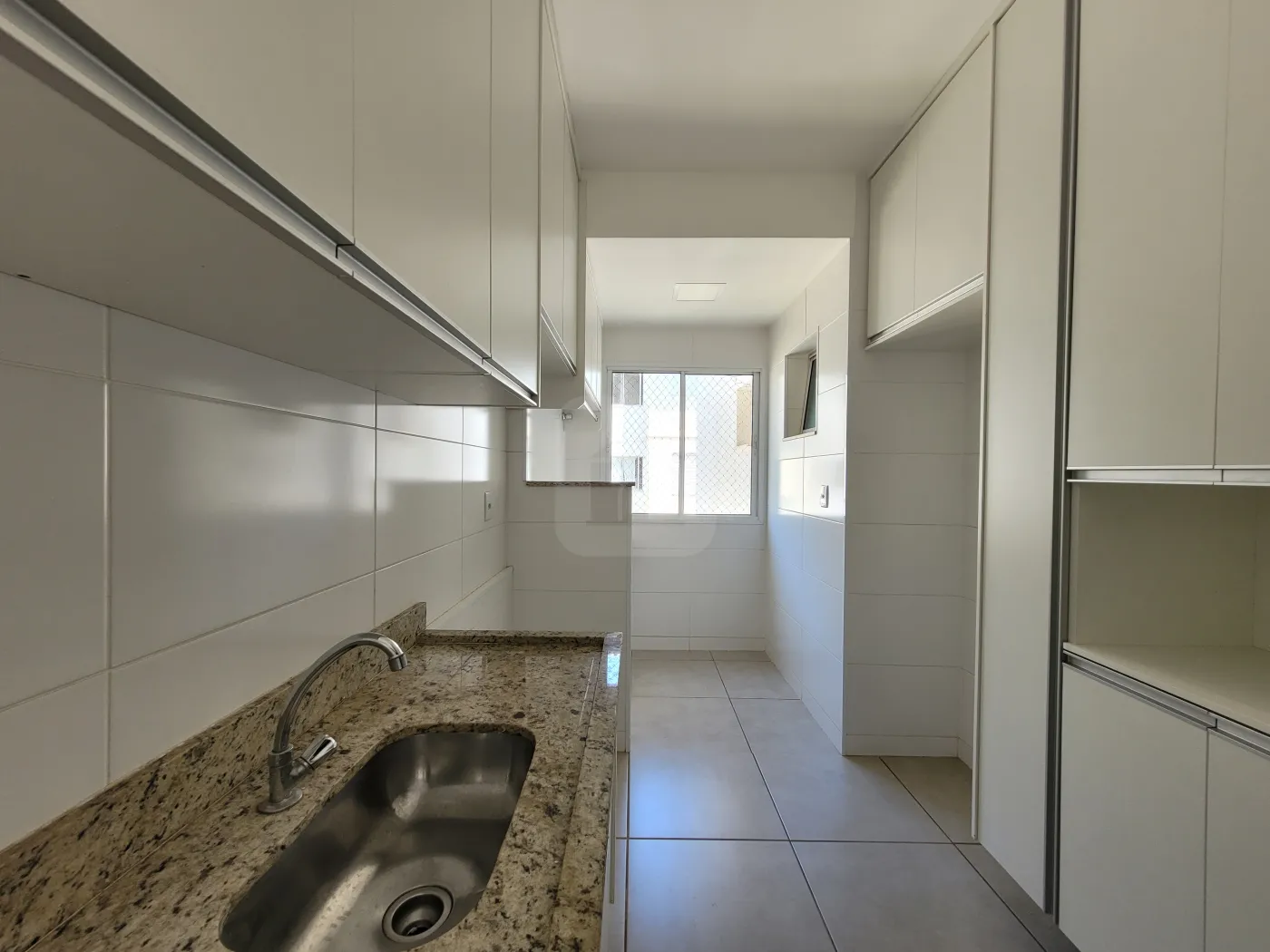 Alugar Apartamento / Padrão em Uberlândia R$ 2.200,00 - Foto 10