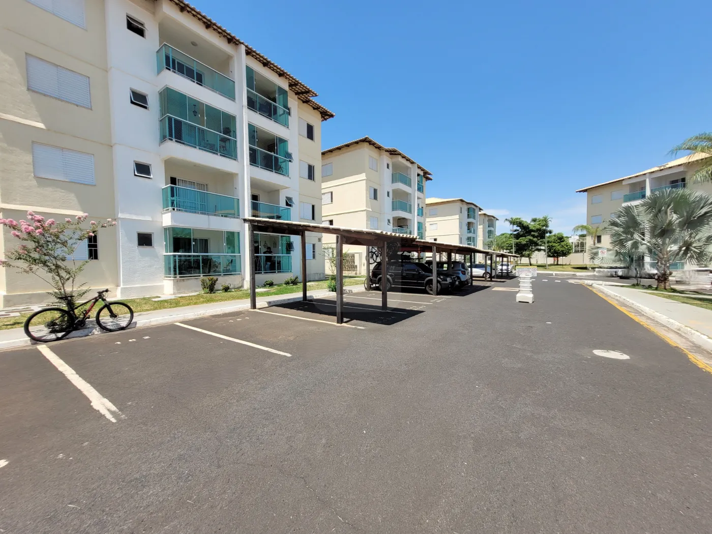 Alugar Apartamento / Padrão em Uberlândia R$ 2.200,00 - Foto 29