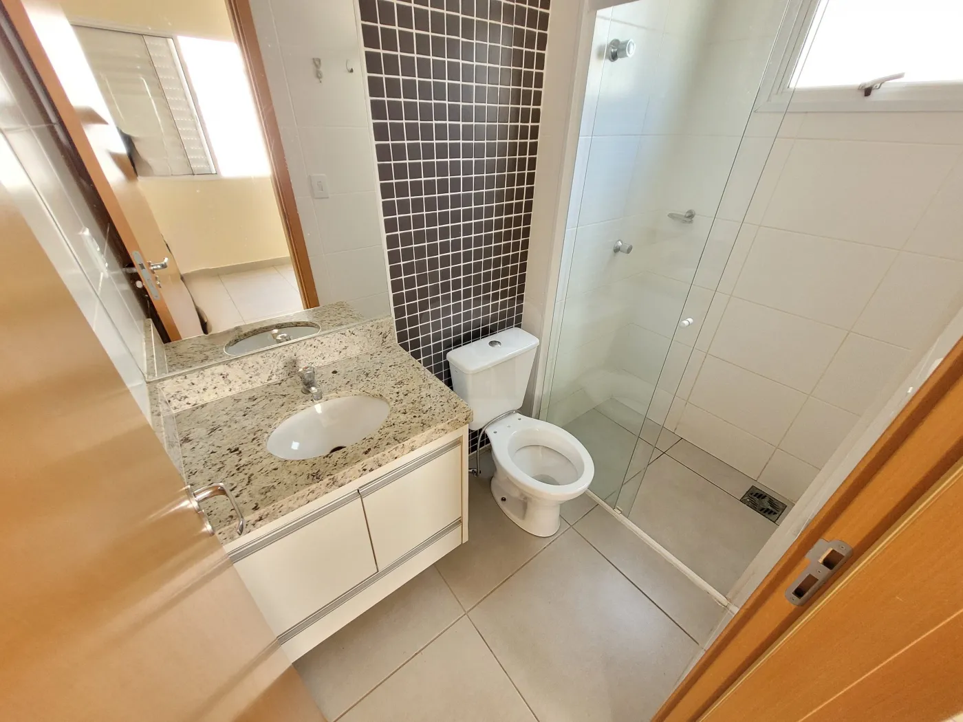 Alugar Apartamento / Padrão em Uberlândia R$ 2.200,00 - Foto 23