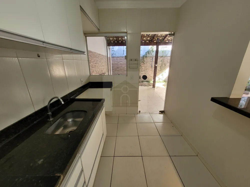 Alugar Casa / Condomínio ou Loteamento Fechado em Uberlândia R$ 1.600,00 - Foto 8