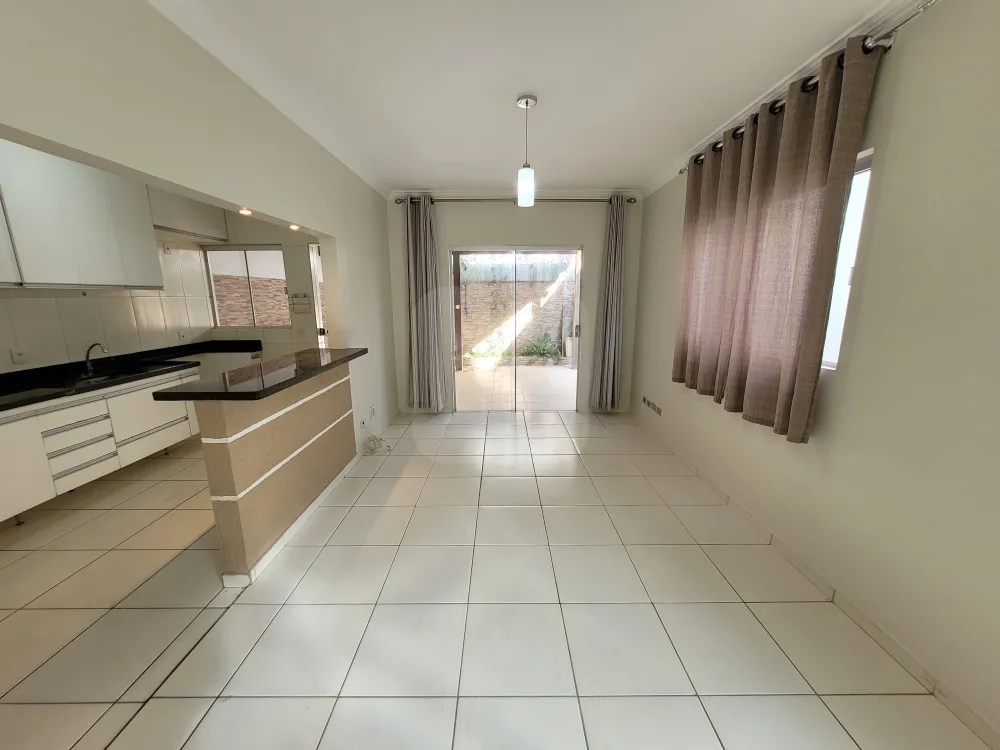 Alugar Casa / Condomínio ou Loteamento Fechado em Uberlândia R$ 1.600,00 - Foto 4