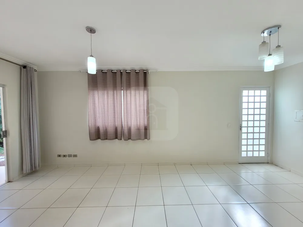 Alugar Casa / Condomínio ou Loteamento Fechado em Uberlândia R$ 1.600,00 - Foto 3