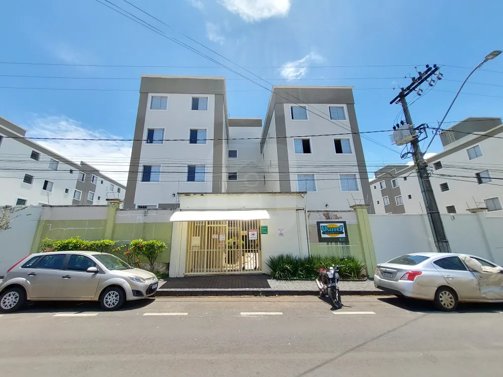 Alugar Apartamento / Padrão em Uberlândia R$ 950,00 - Foto 1