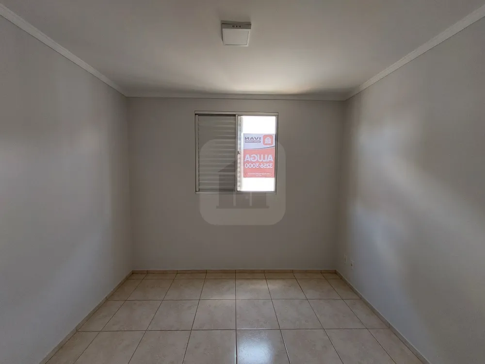 Alugar Apartamento / Padrão em Uberlândia R$ 950,00 - Foto 19