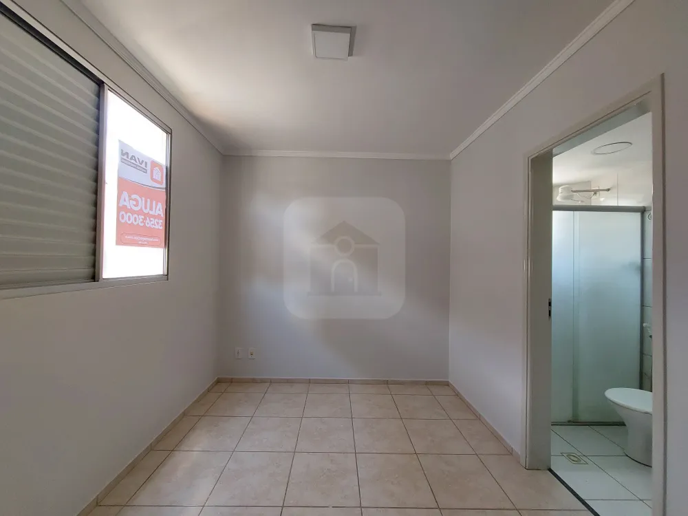 Alugar Apartamento / Padrão em Uberlândia R$ 950,00 - Foto 18