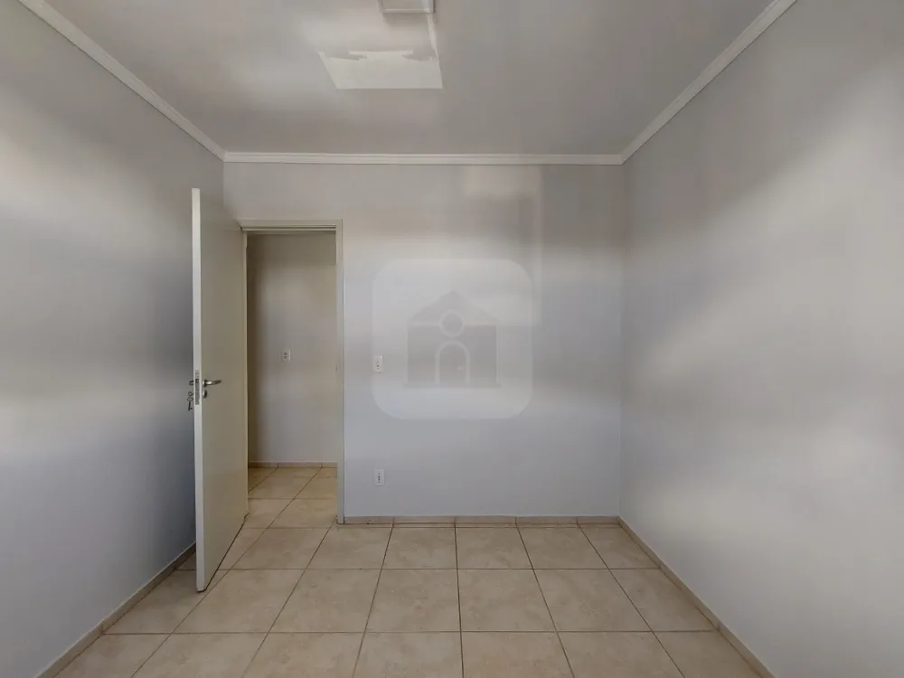 Alugar Apartamento / Padrão em Uberlândia R$ 950,00 - Foto 14