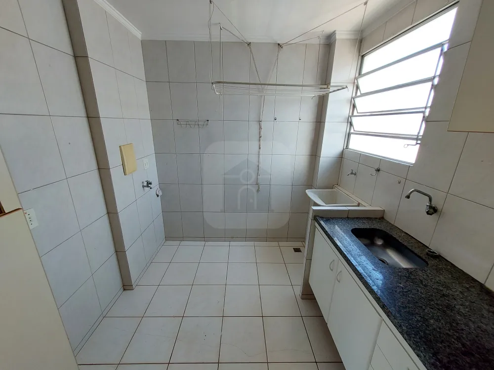 Alugar Apartamento / Padrão em Uberlândia R$ 950,00 - Foto 11