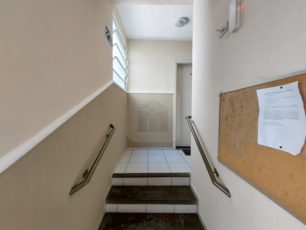 Alugar Apartamento / Padrão em Uberlândia R$ 950,00 - Foto 4