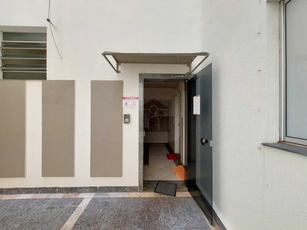 Alugar Apartamento / Padrão em Uberlândia R$ 950,00 - Foto 3