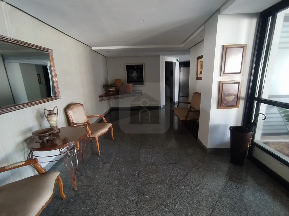 Alugar Apartamento / Padrão em Uberlândia R$ 5.000,00 - Foto 3