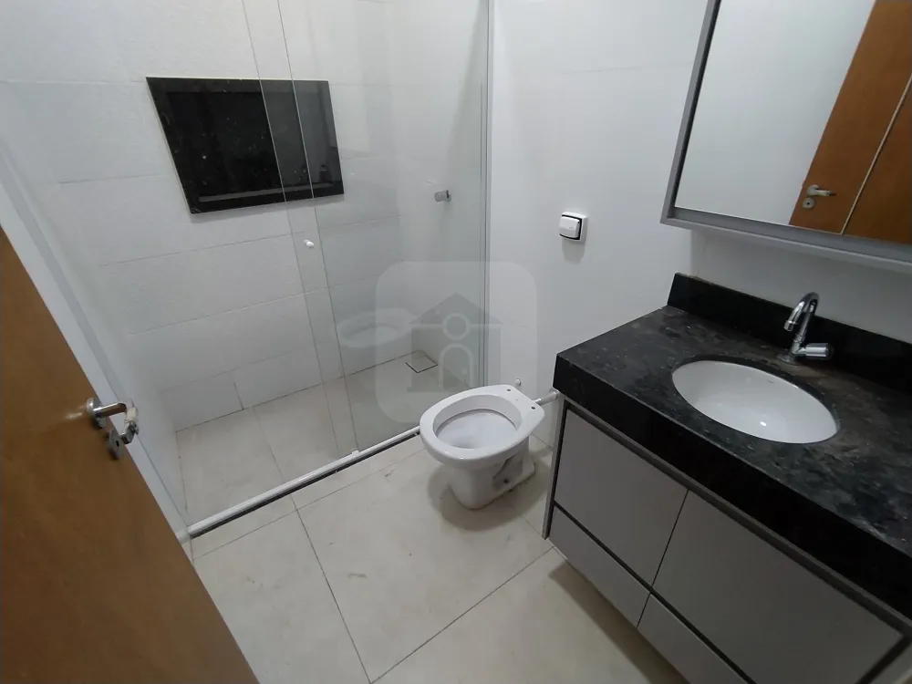 Alugar Casa / Padrão em Uberlândia R$ 1.800,00 - Foto 12