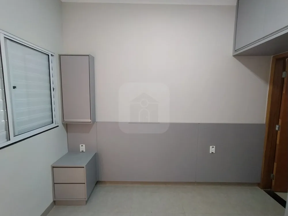 Alugar Casa / Padrão em Uberlândia R$ 1.800,00 - Foto 10