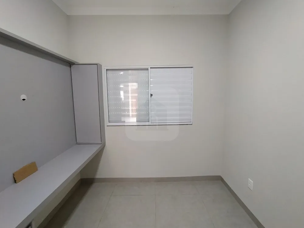 Alugar Casa / Padrão em Uberlândia R$ 1.800,00 - Foto 7