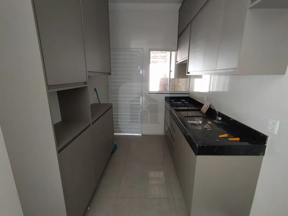 Alugar Casa / Padrão em Uberlândia R$ 1.800,00 - Foto 5