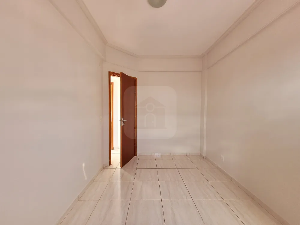 Alugar Apartamento / Padrão em Uberlândia R$ 1.000,00 - Foto 13