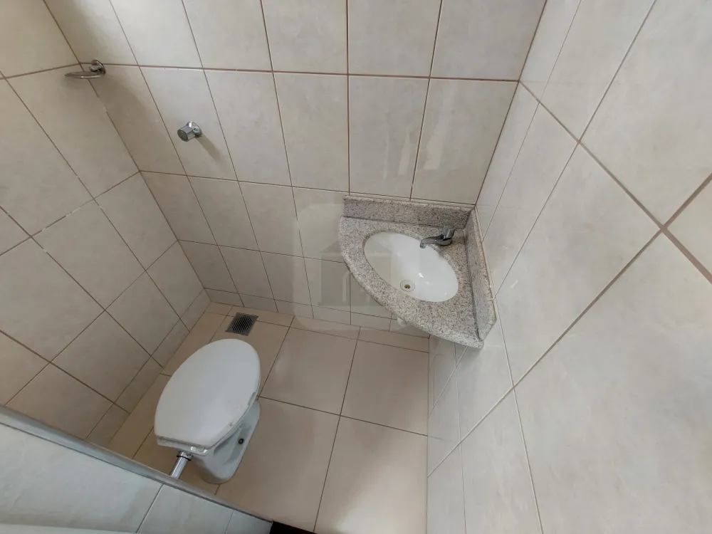 Alugar Apartamento / Padrão em Uberlândia R$ 2.900,00 - Foto 15