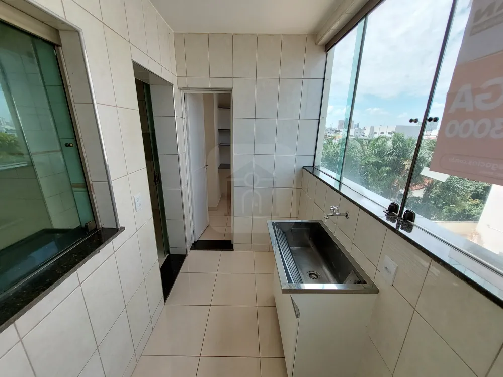 Alugar Apartamento / Padrão em Uberlândia R$ 2.900,00 - Foto 14