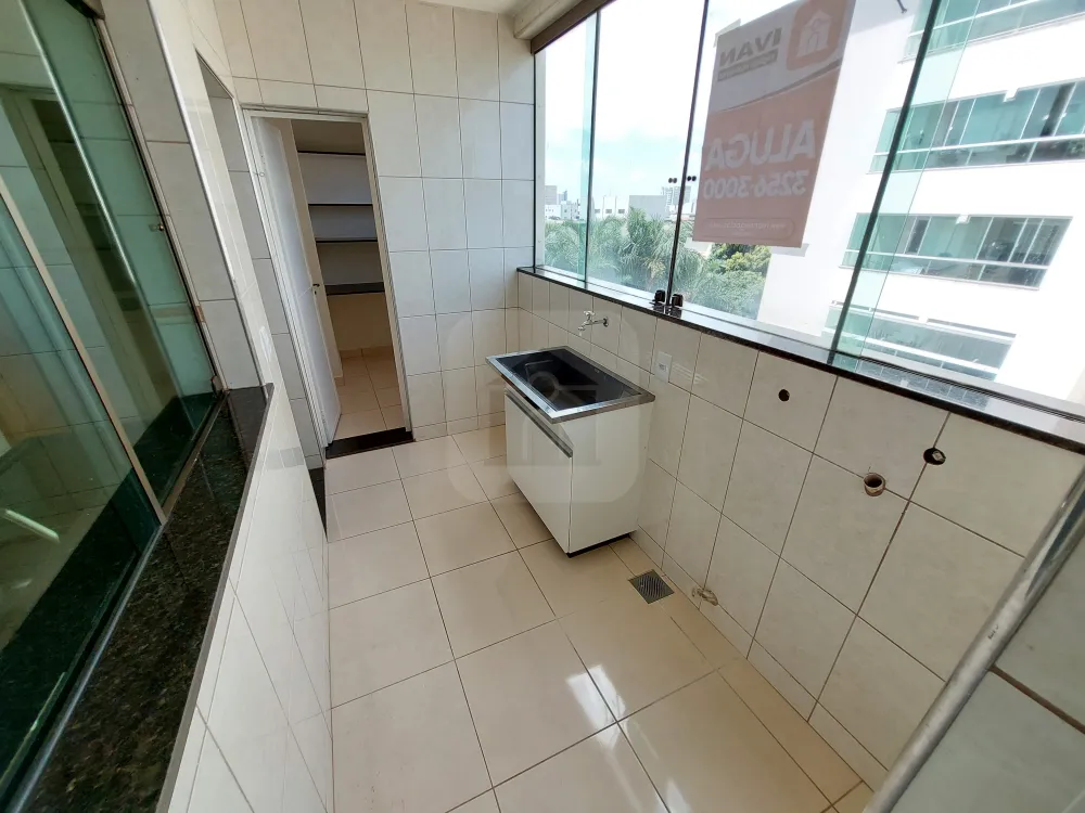 Alugar Apartamento / Padrão em Uberlândia R$ 2.900,00 - Foto 13