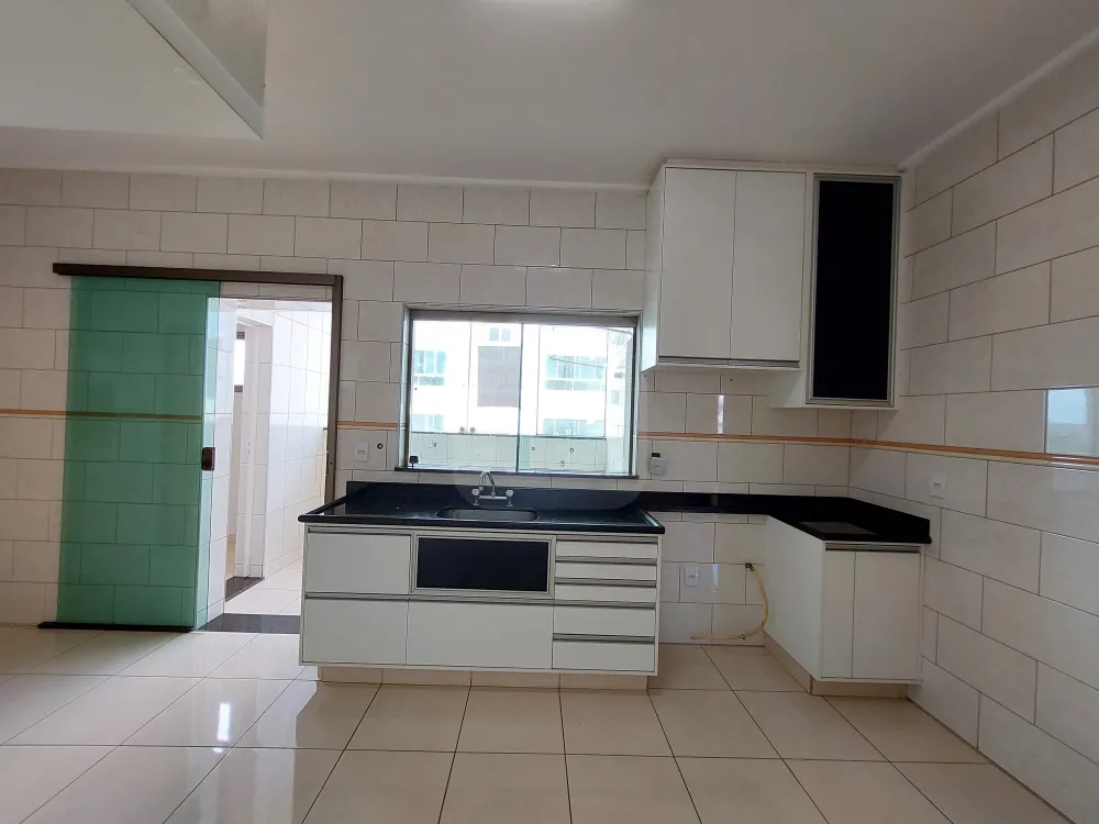 Alugar Apartamento / Padrão em Uberlândia R$ 2.900,00 - Foto 9