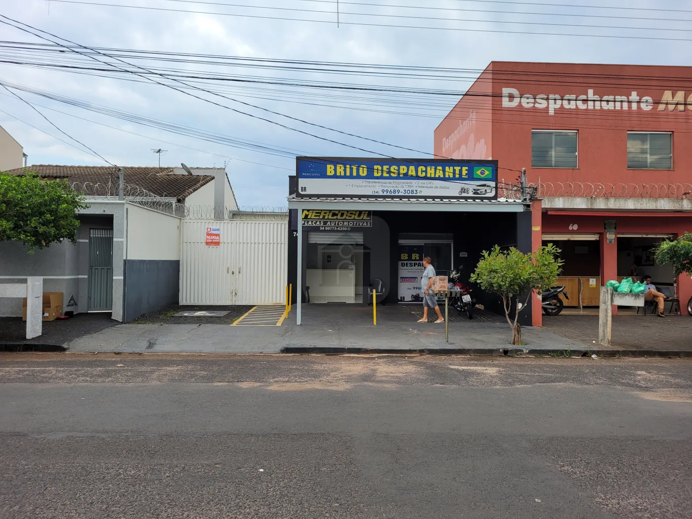 Alugar Comercial / Barracão em Uberlândia R$ 2.500,00 - Foto 1