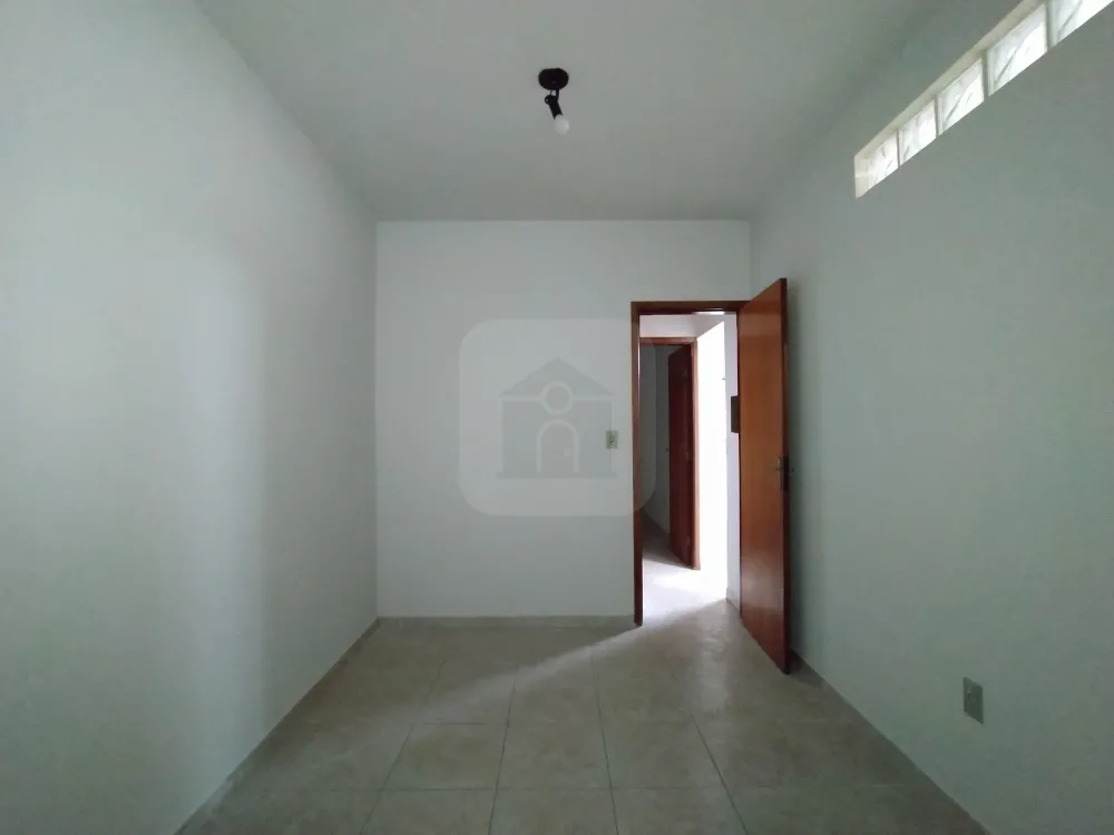 Alugar Casa / Padrão em Uberlândia R$ 950,00 - Foto 10