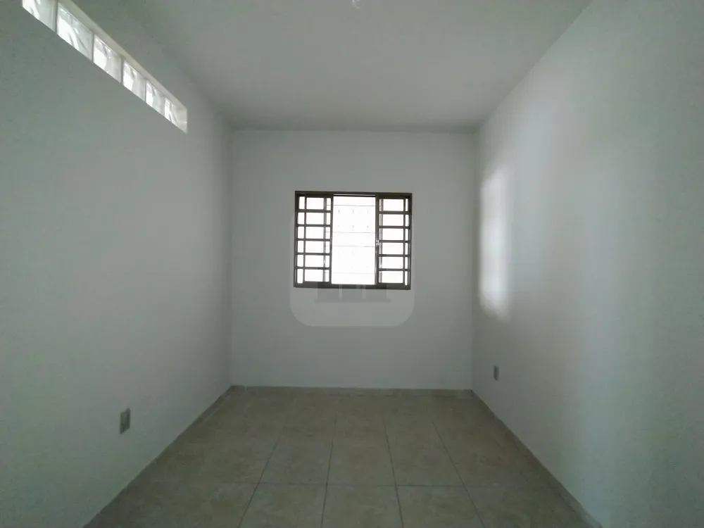 Alugar Casa / Padrão em Uberlândia R$ 950,00 - Foto 9