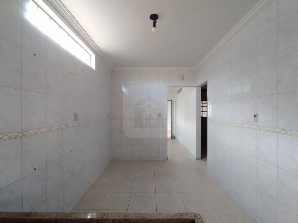 Alugar Casa / Padrão em Uberlândia R$ 950,00 - Foto 5