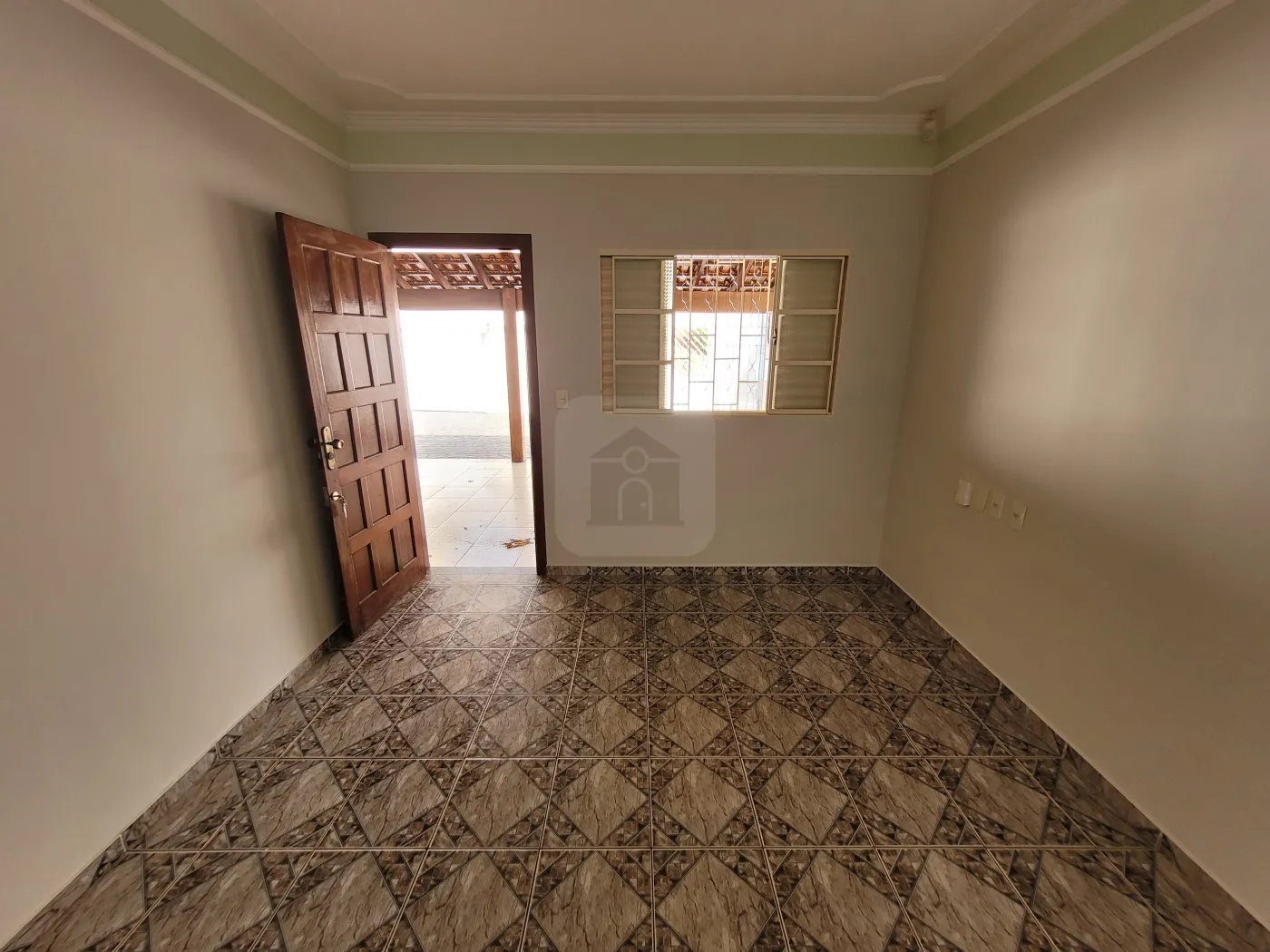 Alugar Casa / Padrão em Uberlândia R$ 2.600,00 - Foto 3