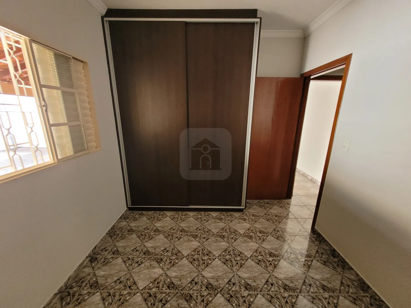 Alugar Casa / Padrão em Uberlândia R$ 2.600,00 - Foto 8