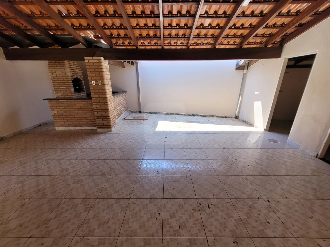 Alugar Casa / Padrão em Uberlândia R$ 2.600,00 - Foto 15