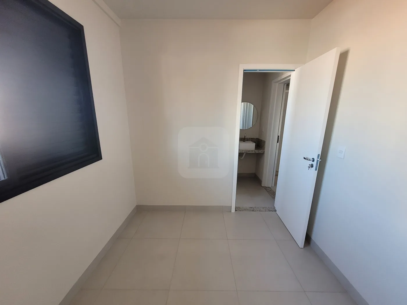 Alugar Apartamento / Padrão em Uberlândia R$ 2.250,00 - Foto 11