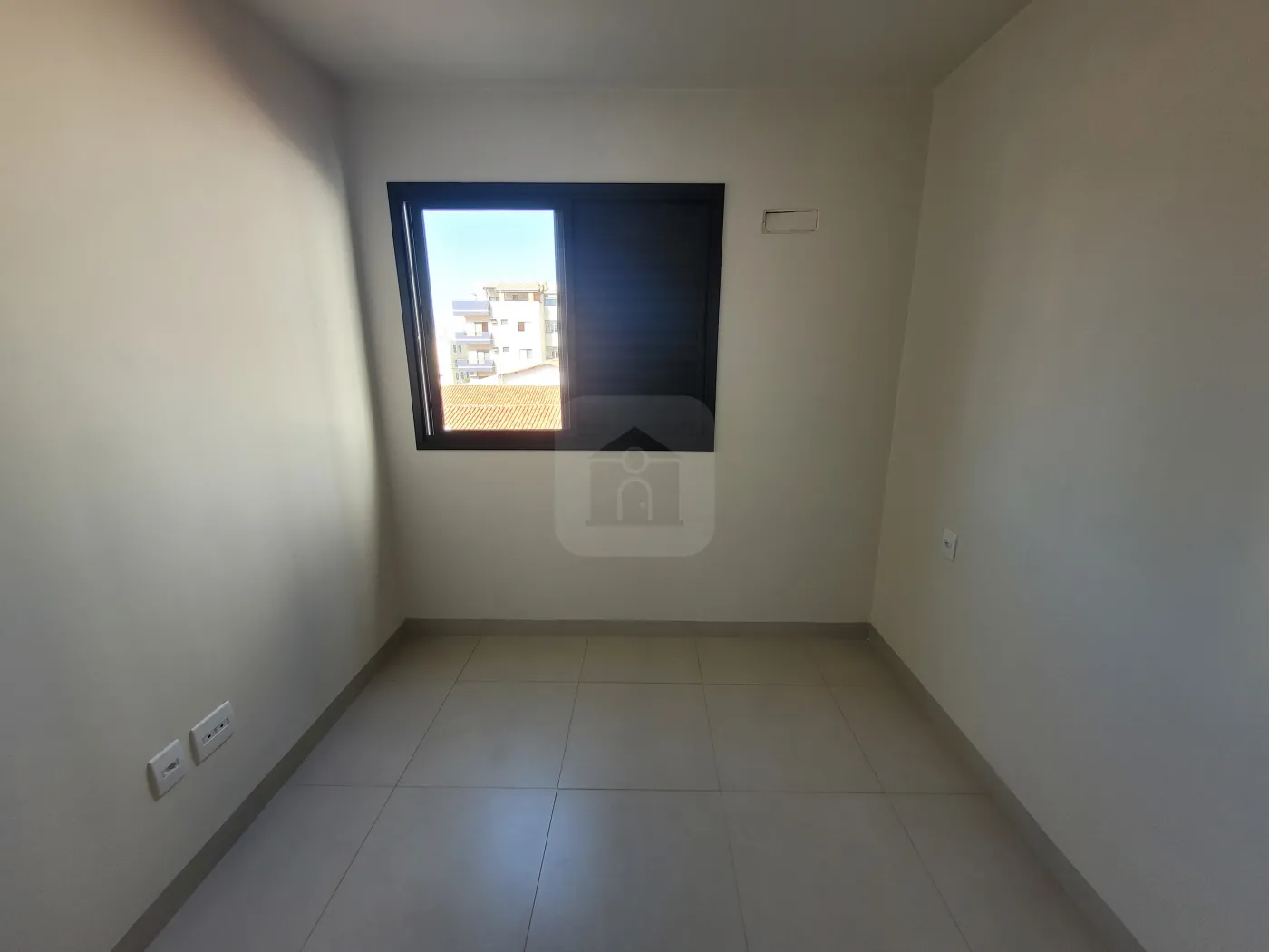 Alugar Apartamento / Padrão em Uberlândia R$ 2.250,00 - Foto 14