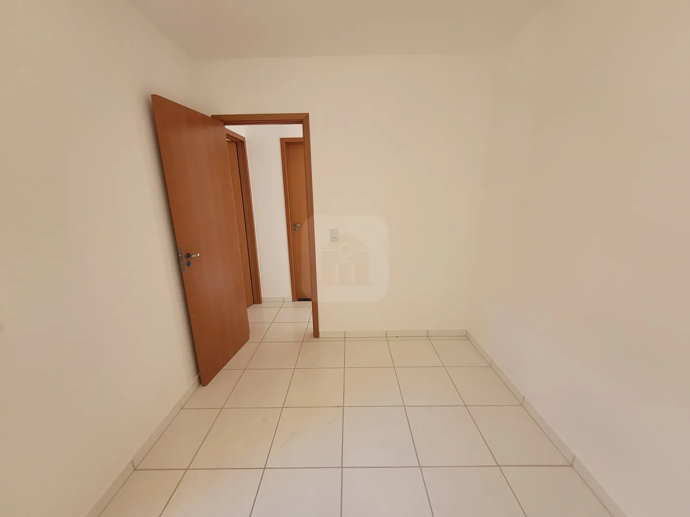 Alugar Apartamento / Padrão em Uberlândia R$ 950,00 - Foto 11