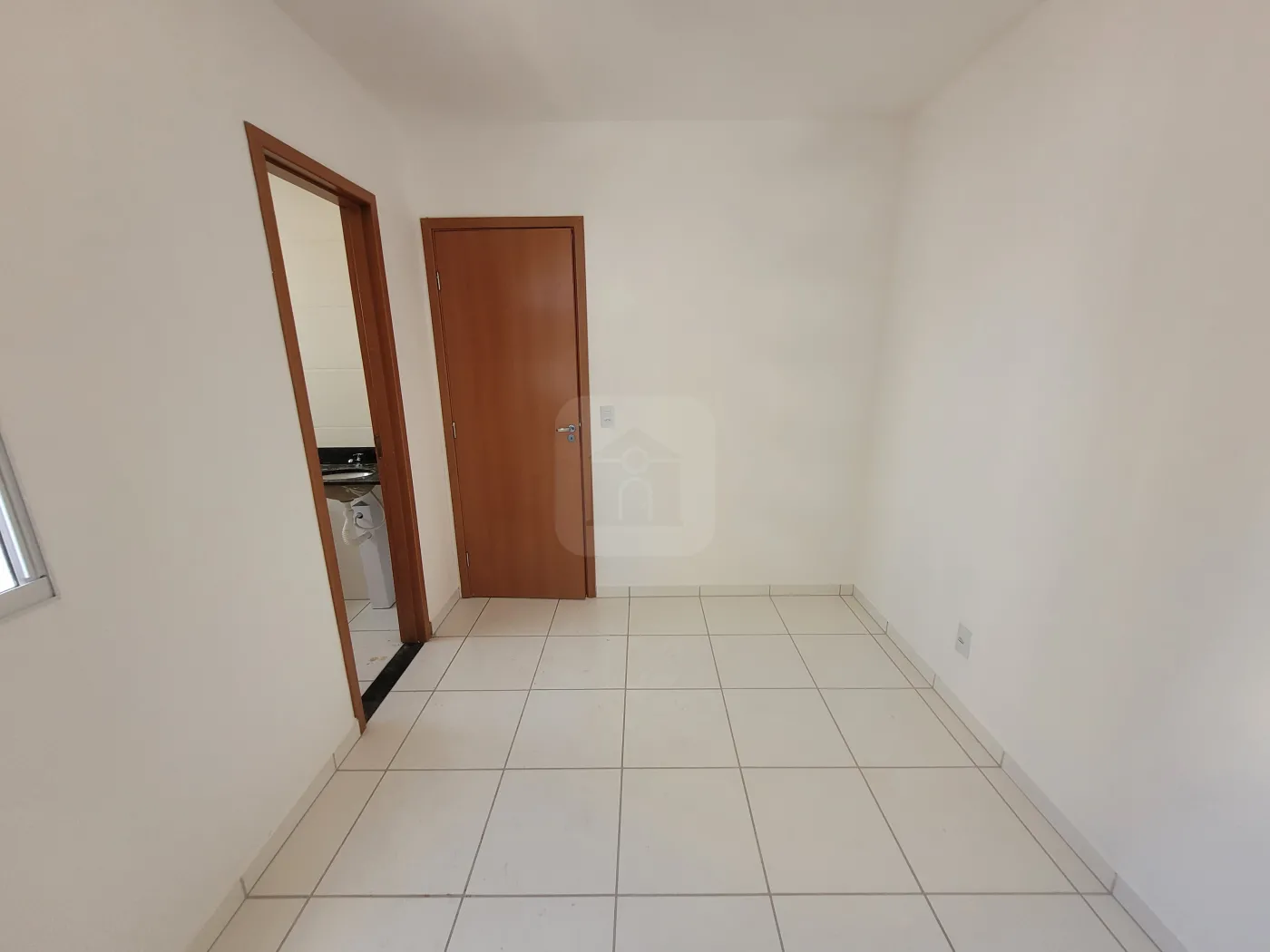 Alugar Apartamento / Padrão em Uberlândia R$ 950,00 - Foto 14