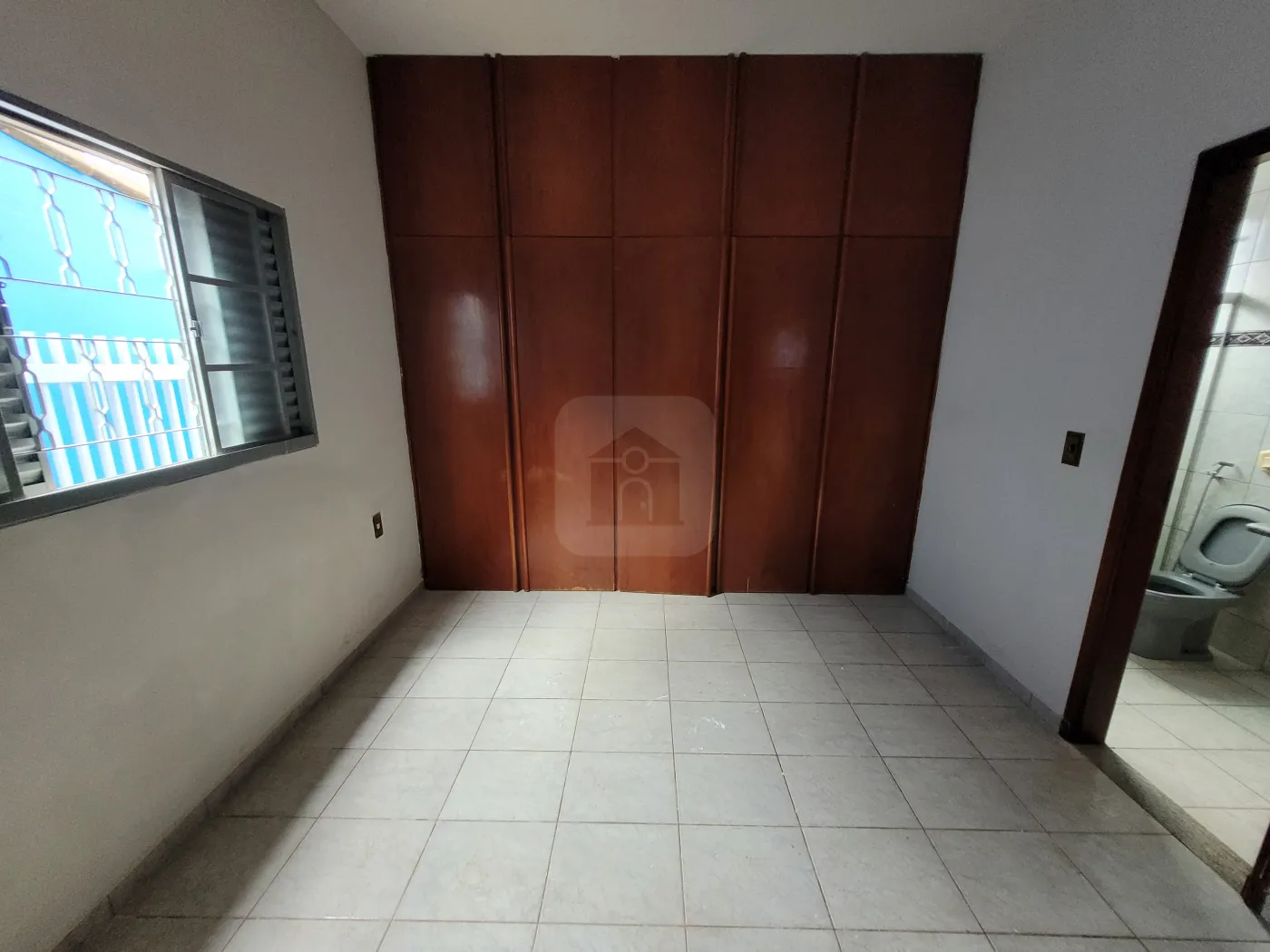 Alugar Casa / Padrão em Uberlândia R$ 3.800,00 - Foto 14