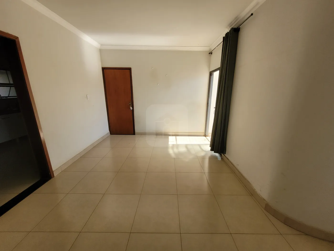 Alugar Apartamento / Padrão em Uberlândia R$ 2.000,00 - Foto 2