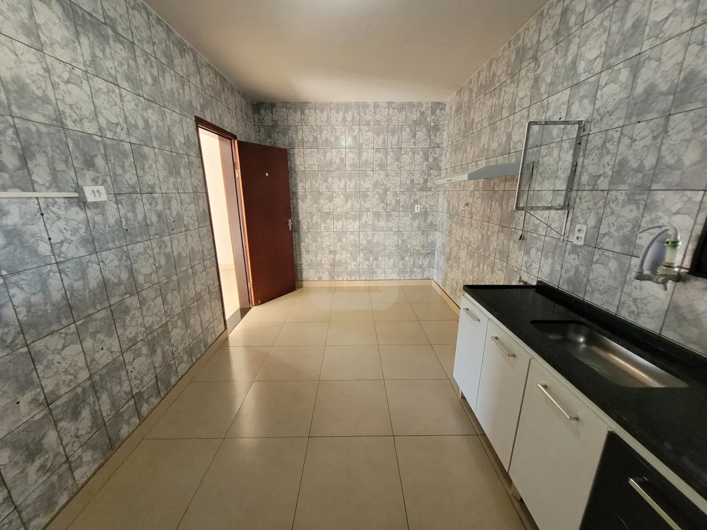 Alugar Apartamento / Padrão em Uberlândia R$ 2.000,00 - Foto 8