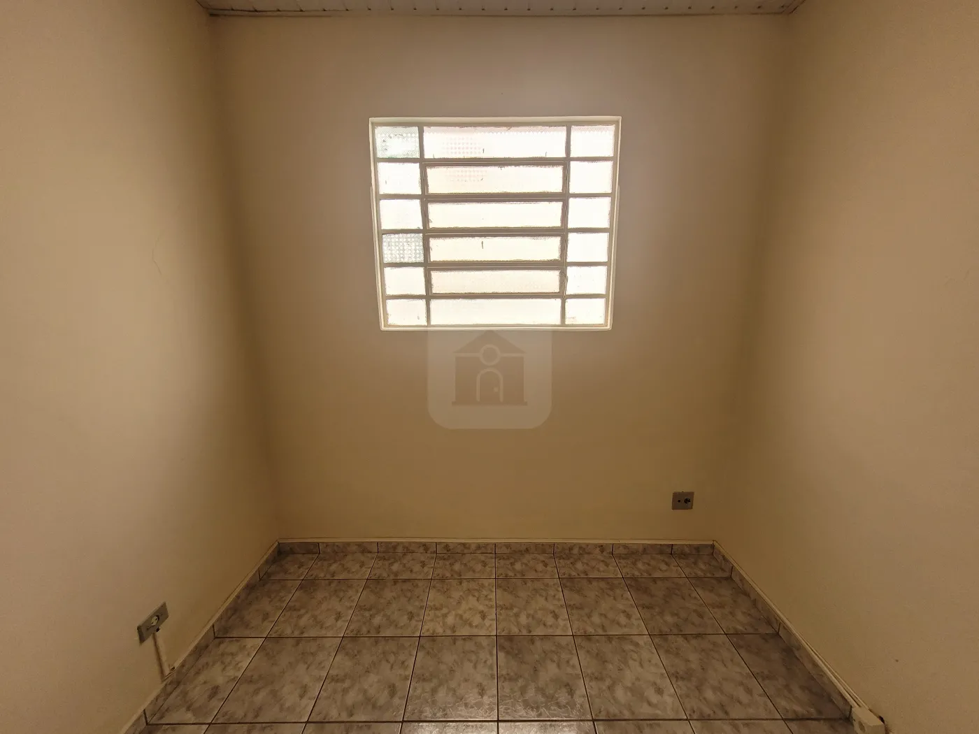 Alugar Casa / Padrão em Uberlândia R$ 1.500,00 - Foto 6