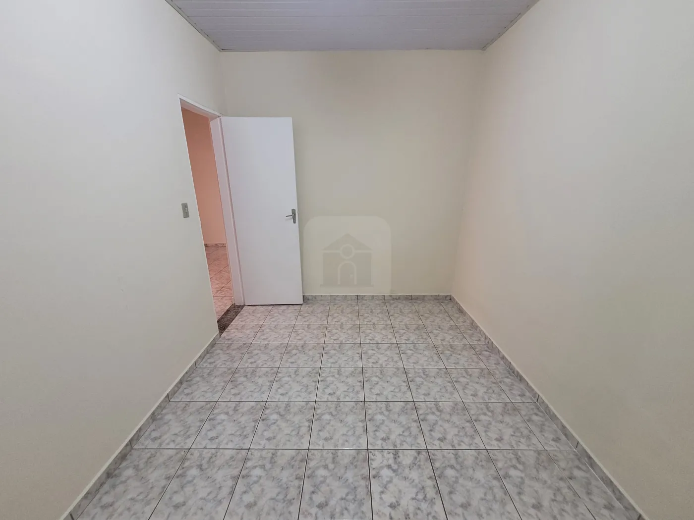 Alugar Casa / Padrão em Uberlândia R$ 1.500,00 - Foto 9