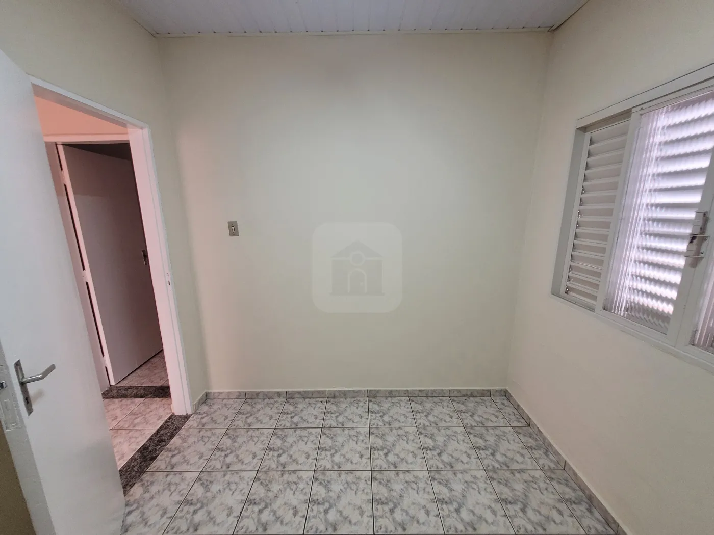 Alugar Casa / Padrão em Uberlândia R$ 1.500,00 - Foto 11