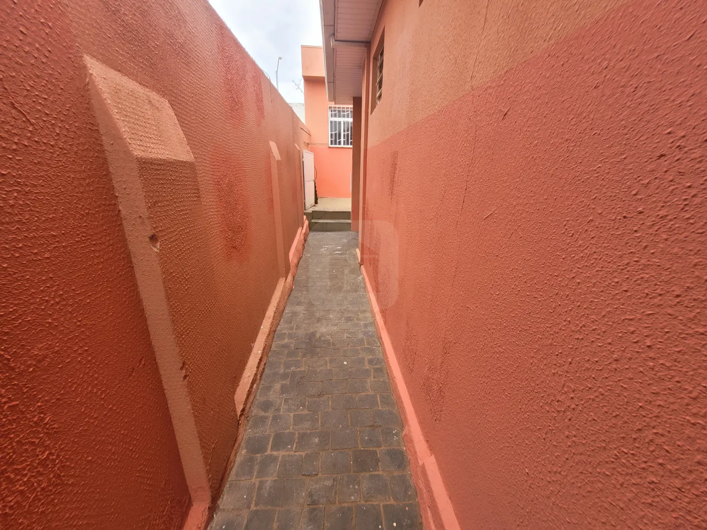 Alugar Casa / Padrão em Uberlândia R$ 1.500,00 - Foto 14